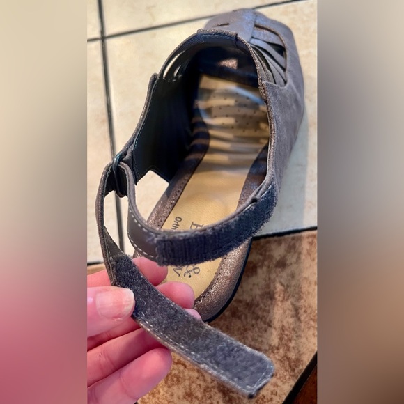 CROFT & BARROW PEWTER WOMEN’S SHAY ORTHOLITE CAGED CHUNKY STRAPPY HEELS SZ 8.5 - Picture 10 of 16